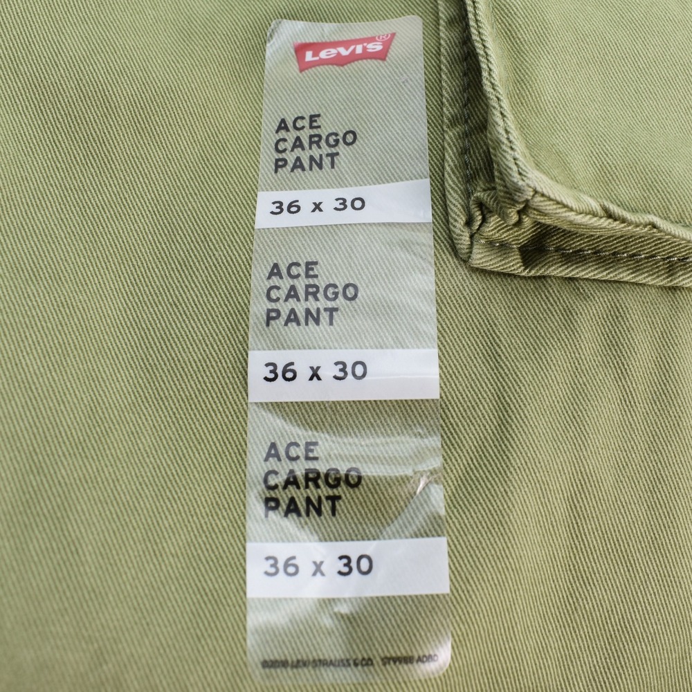 Levis Men's Ace Cargo Pants Size 36x30 Green Utility Pockets Cotton Relaxed NWT - Picture 8 of 9